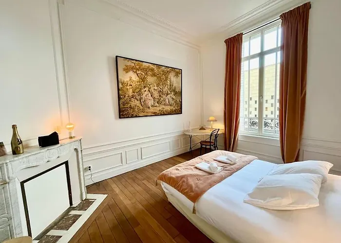 Champagne Des Anges - Proche Cathedrale De *